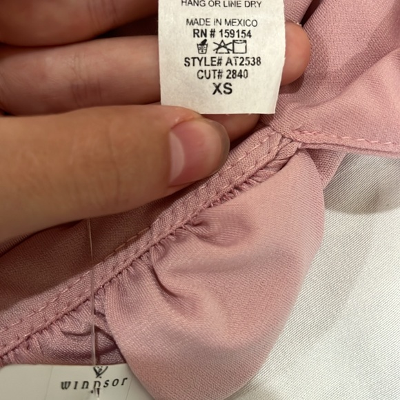 NWT Size XS Windsor Pink Crop top NEVER WORN - Picture 3 of 3